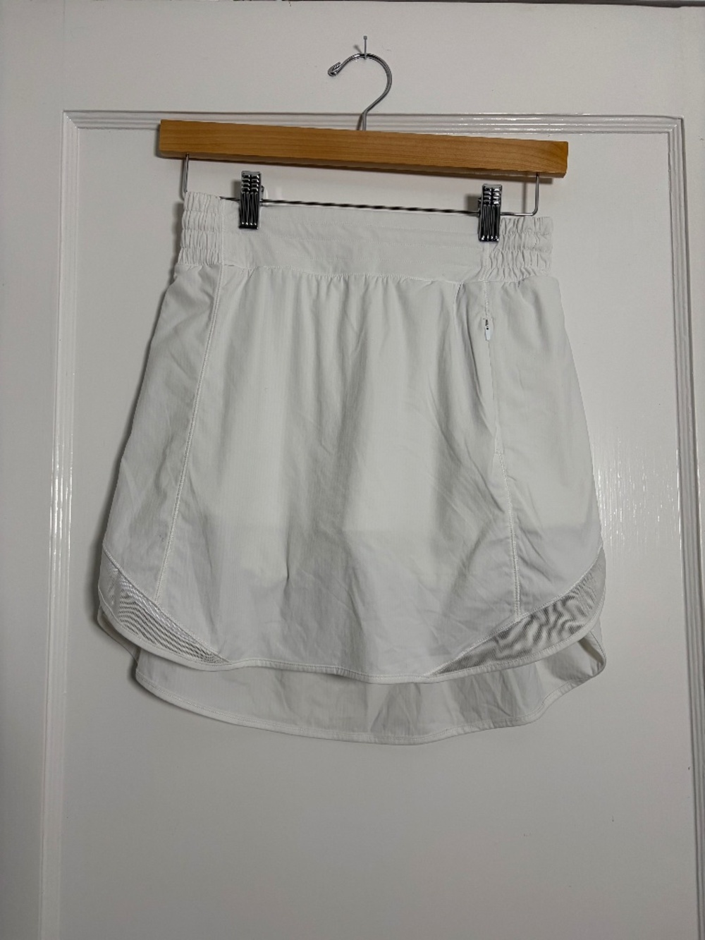Lululemon Hotty Hot High-Rise Skirt *Long in White, size 4.